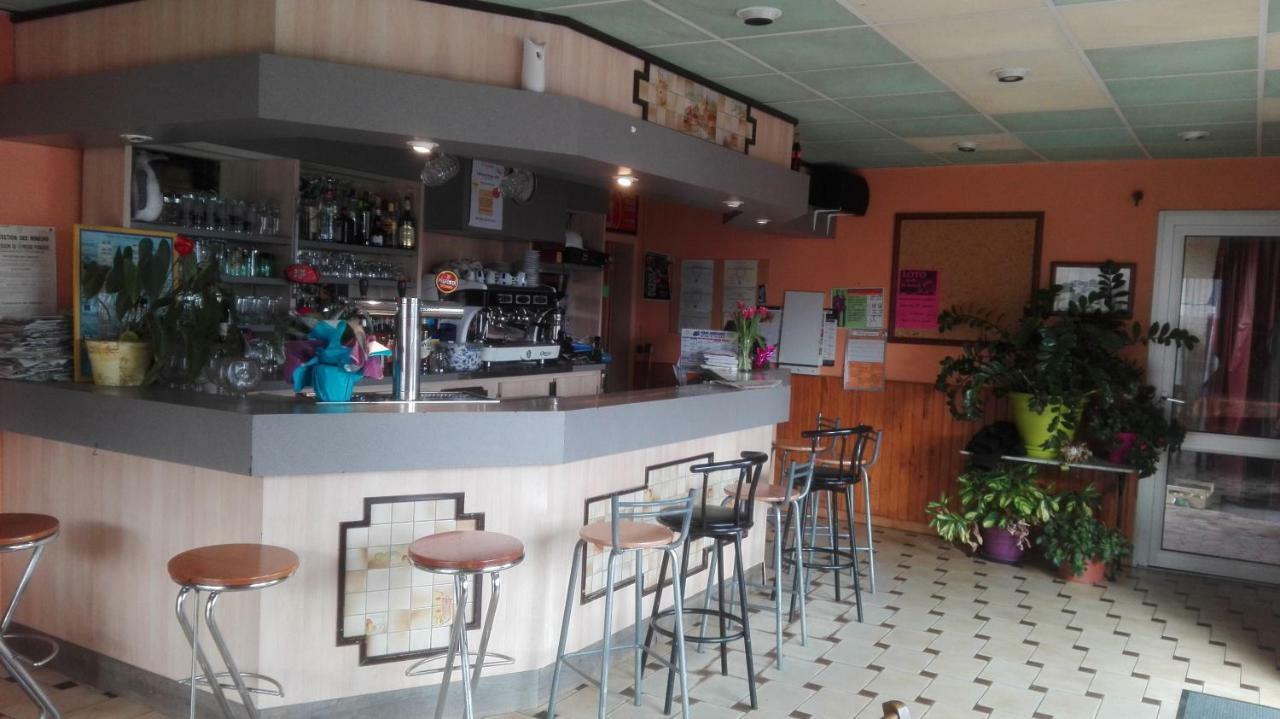Le Barry Hotell Villefranche-dʼAlbigeois Exteriör bild